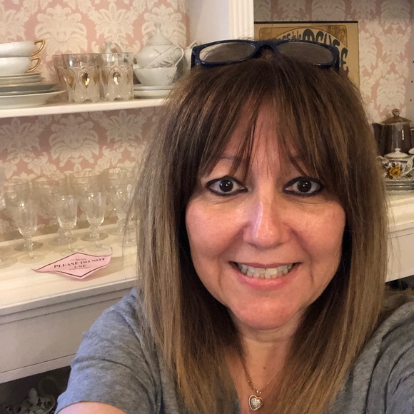 Meet your Posher, Frances - Picture 1 of 1